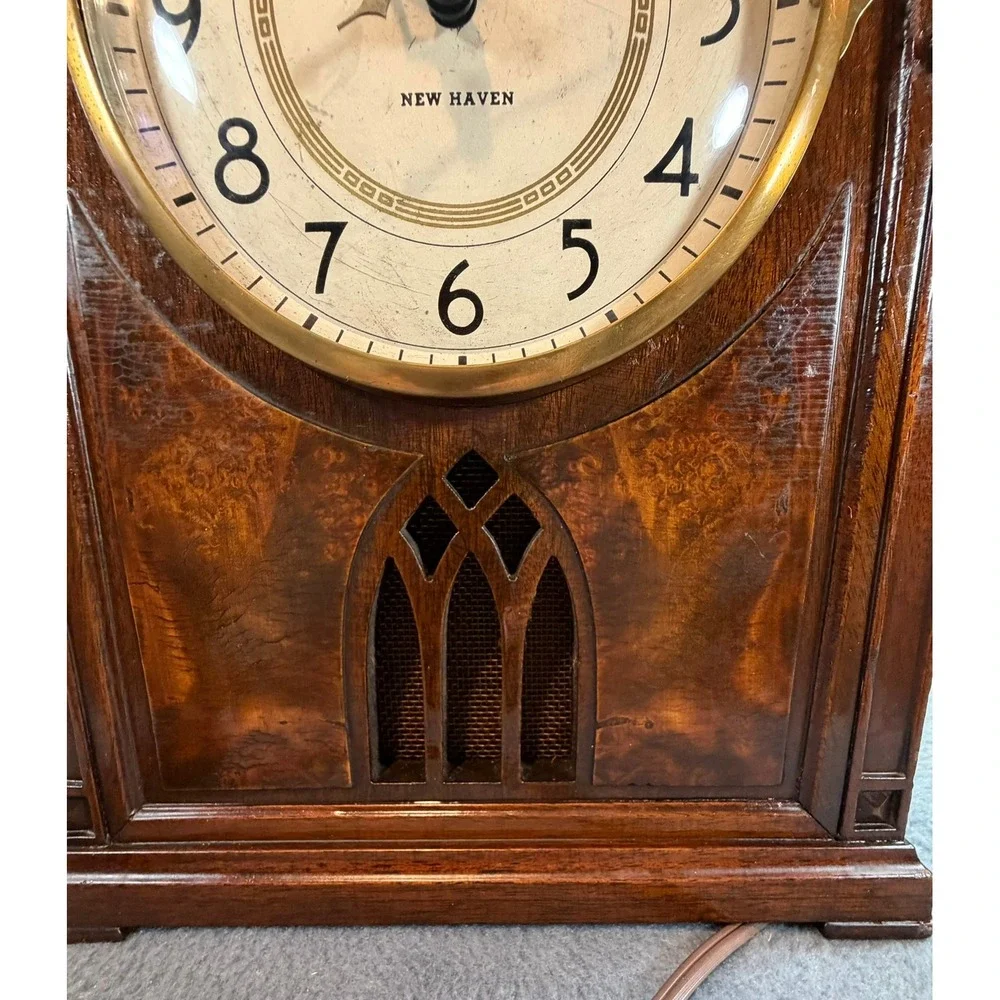 1935 Vintage New Haven Electric Mantel Clock Westminster Chime Gothic Wood